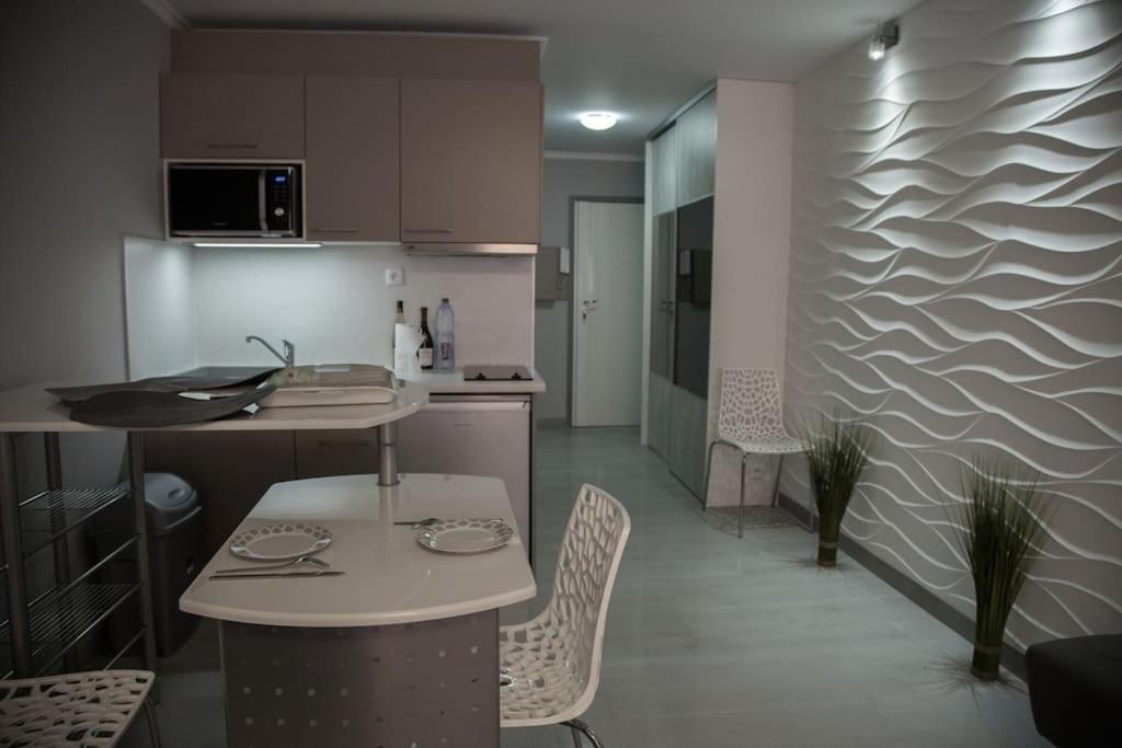 Stylish Studio In Only 50 Meters From Beach ! Nice Eksteriør billede