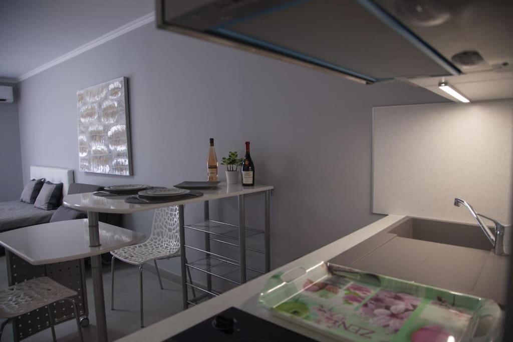 Stylish Studio In Only 50 Meters From Beach ! Nice Eksteriør billede